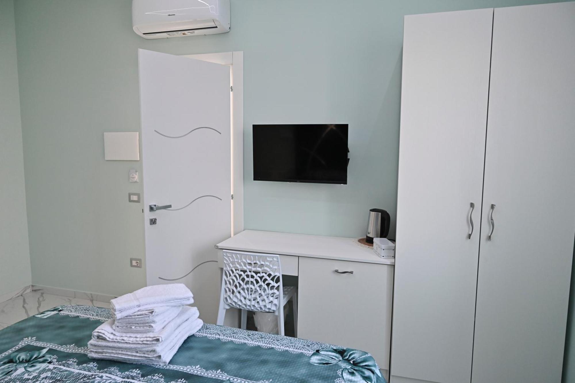 Bebsantaniellohouse1 Bed & Breakfast Napoli Exterior foto
