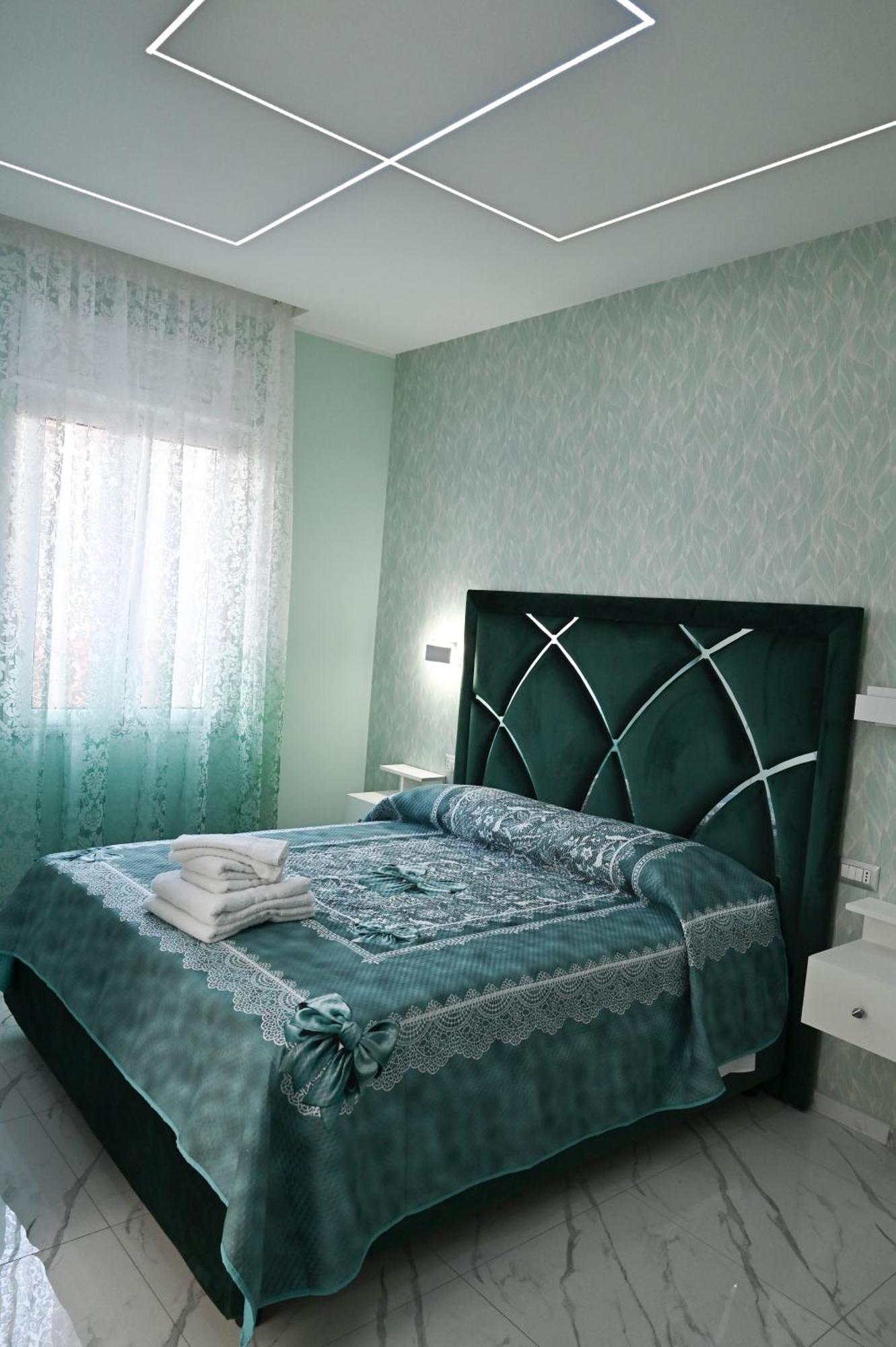 Bebsantaniellohouse1 Bed & Breakfast Napoli Exterior foto