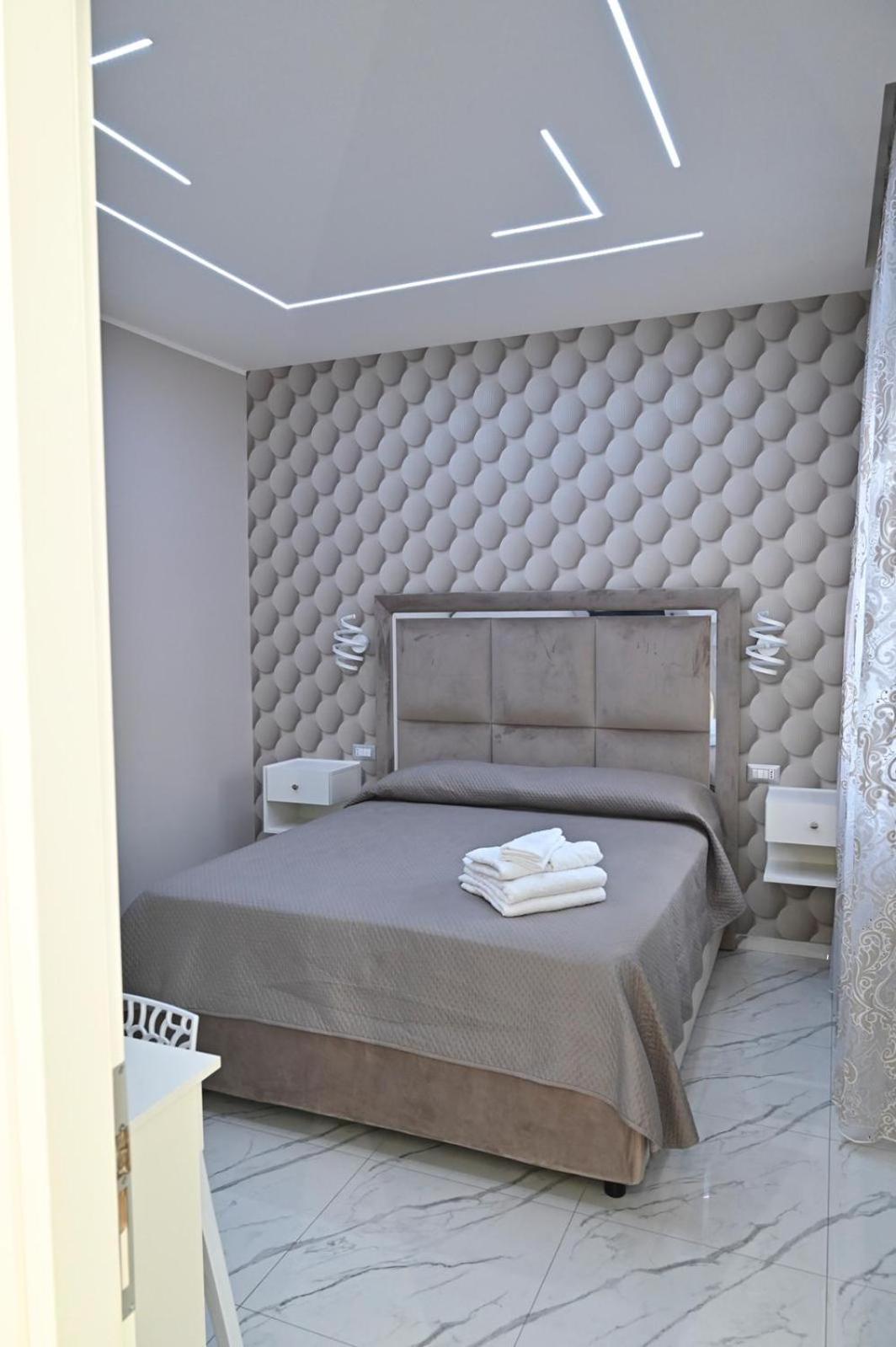 Bebsantaniellohouse1 Bed & Breakfast Napoli Cameră foto
