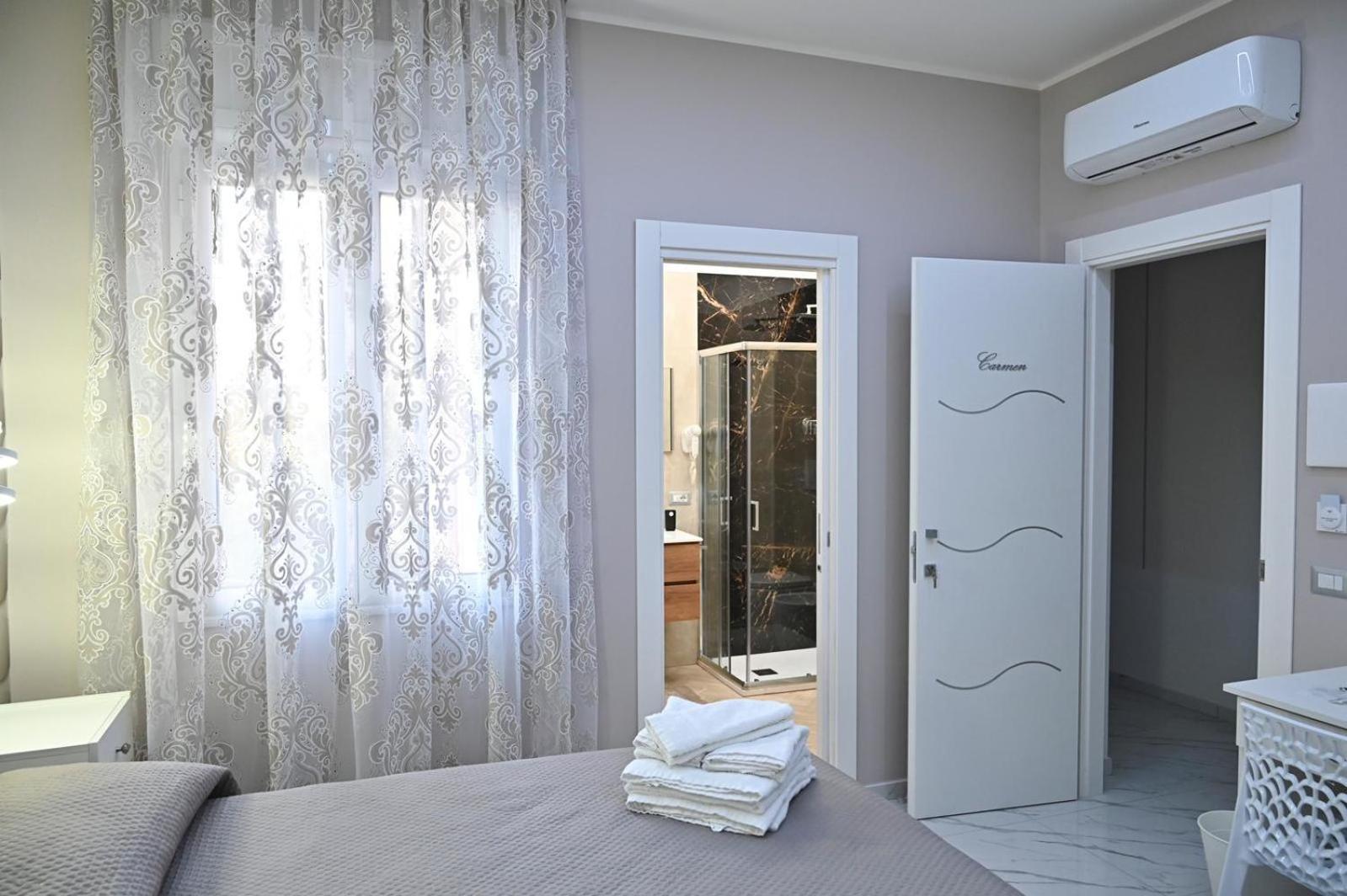 Bebsantaniellohouse1 Bed & Breakfast Napoli Exterior foto