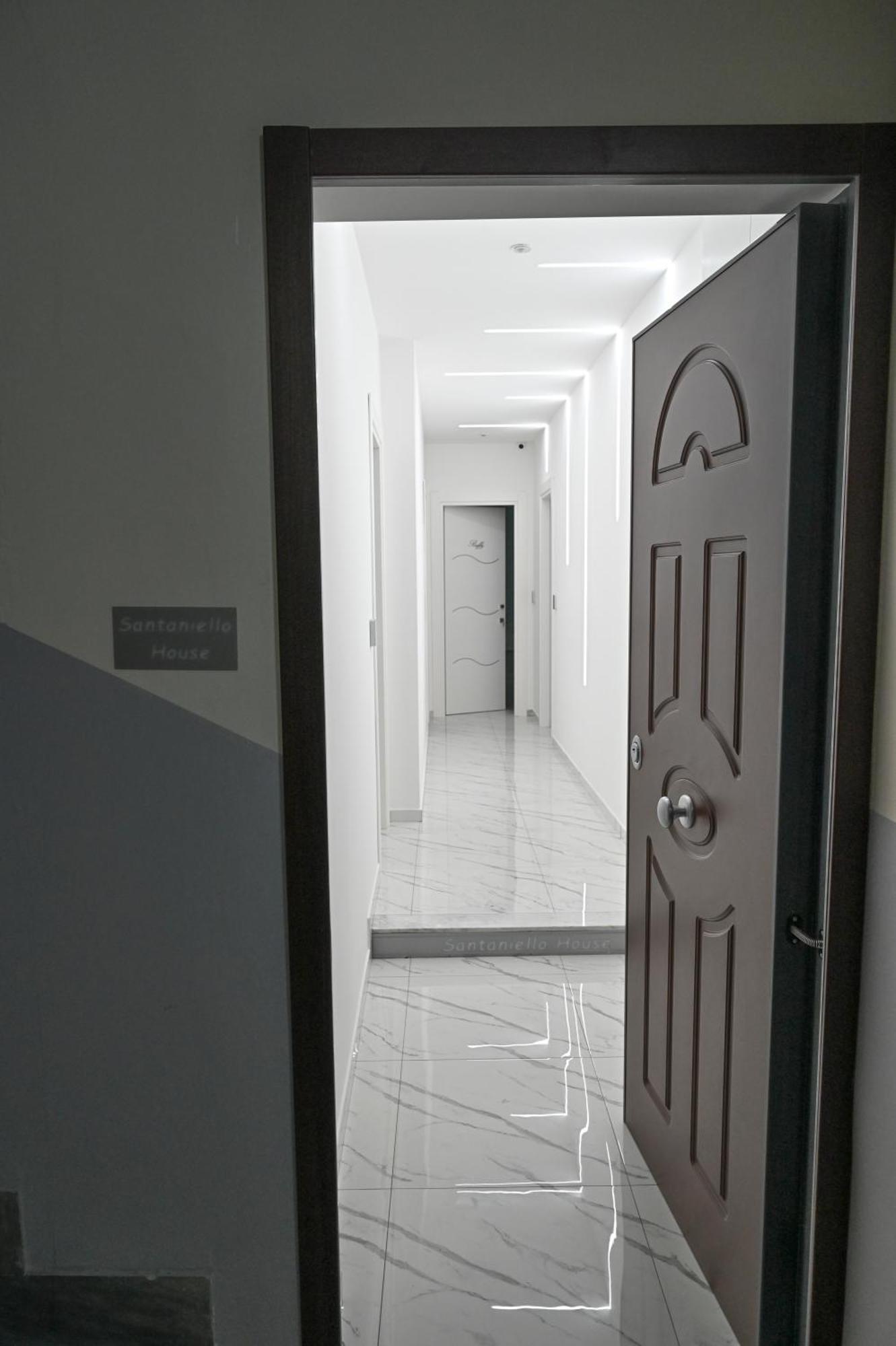 Bebsantaniellohouse1 Bed & Breakfast Napoli Exterior foto