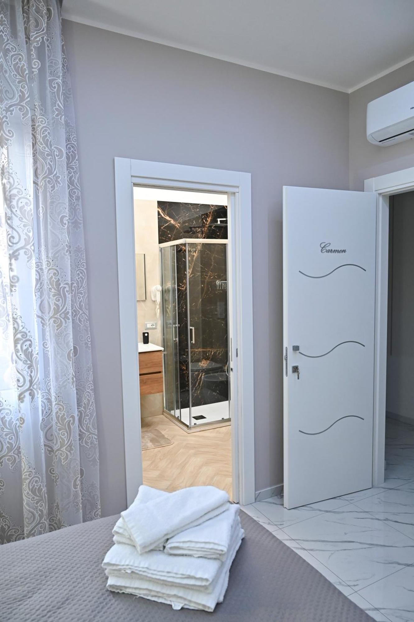 Bebsantaniellohouse1 Bed & Breakfast Napoli Exterior foto