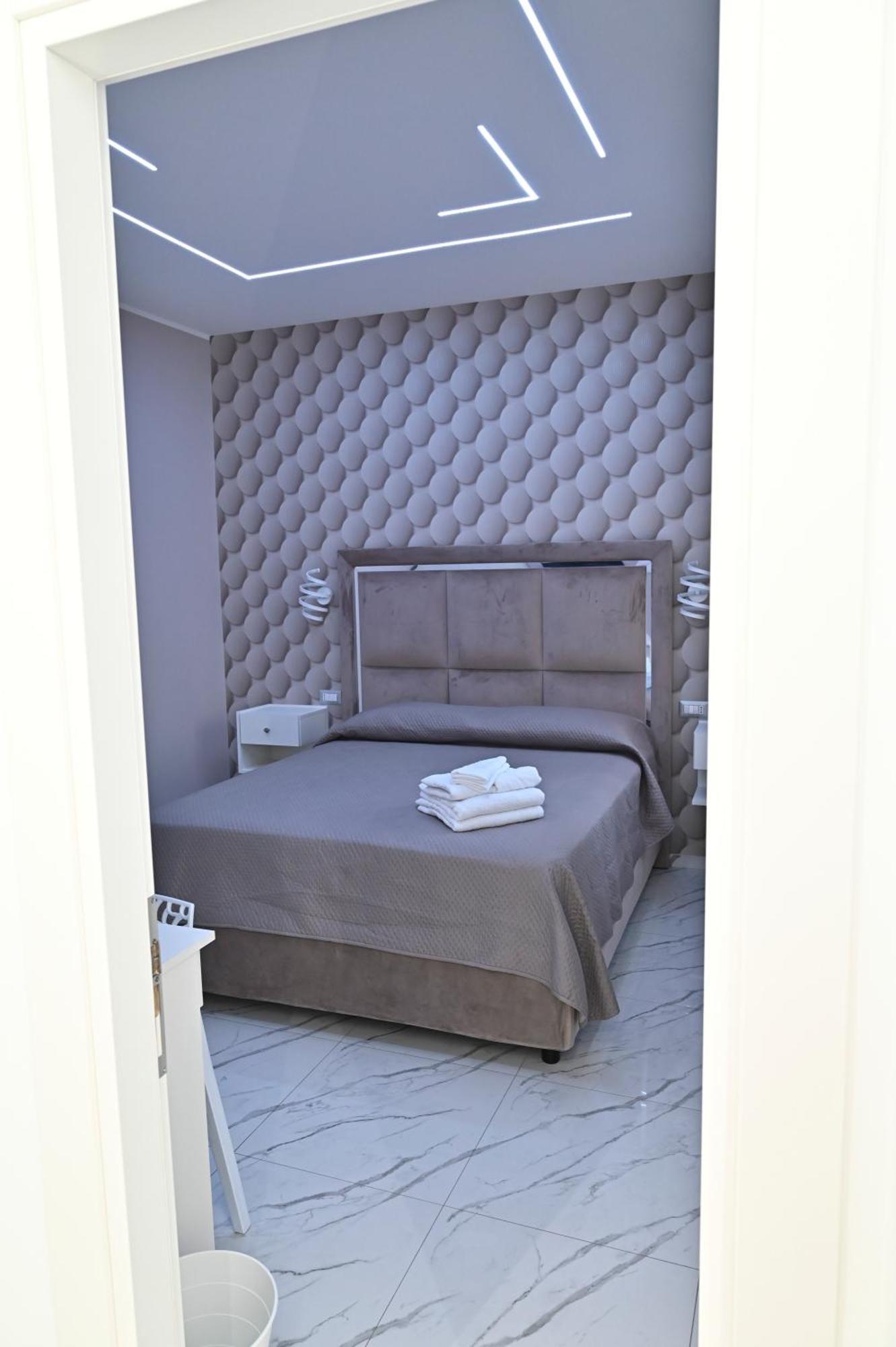 Bebsantaniellohouse1 Bed & Breakfast Napoli Exterior foto