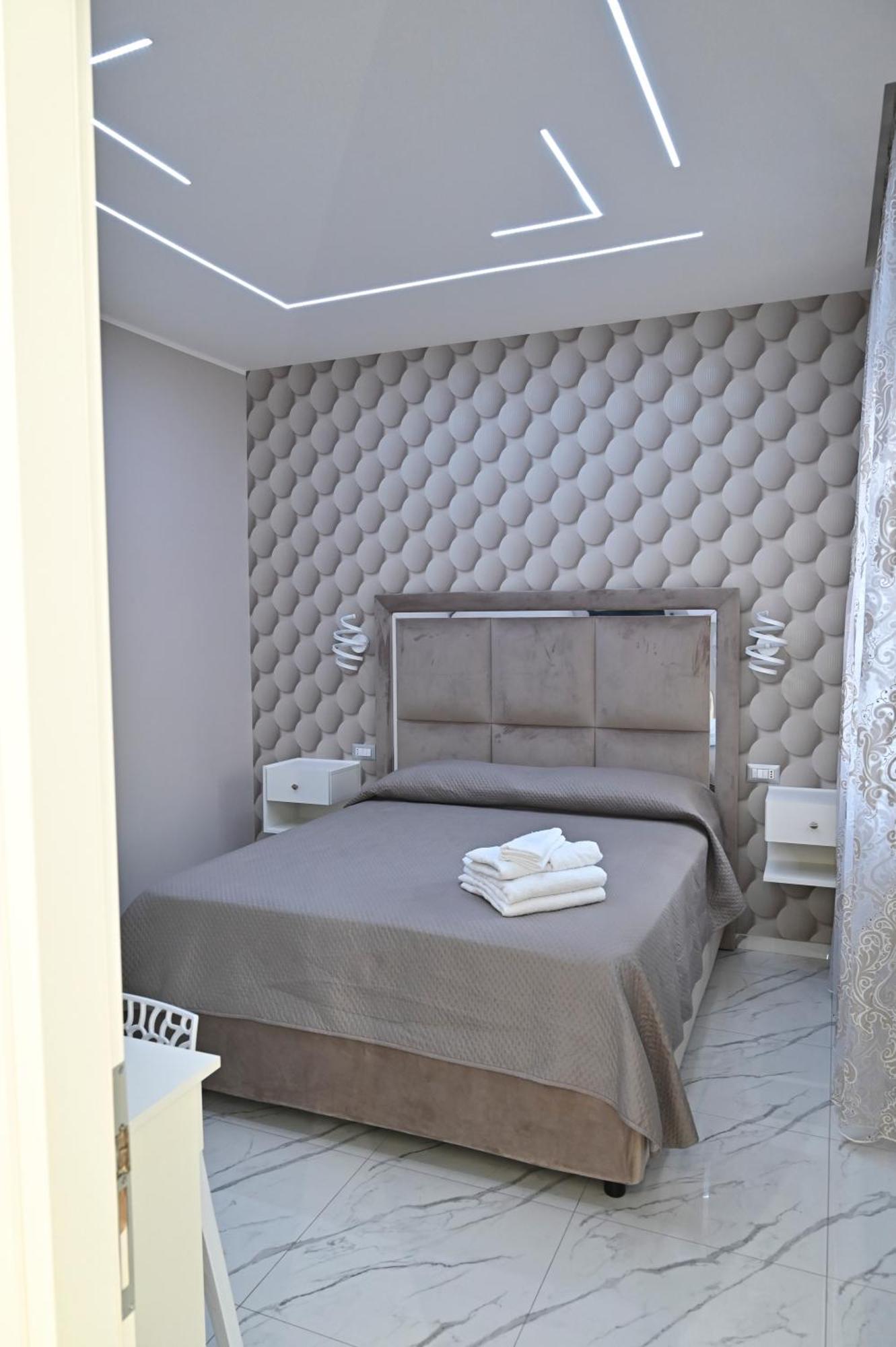 Bebsantaniellohouse1 Bed & Breakfast Napoli Exterior foto