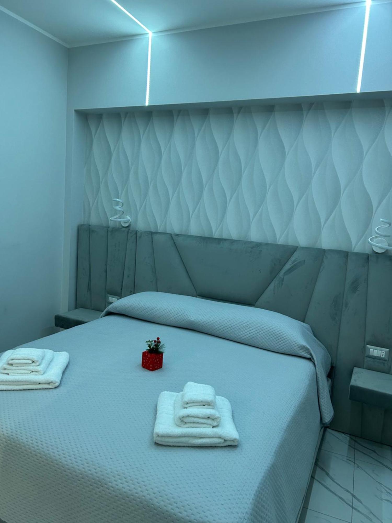 Bebsantaniellohouse1 Bed & Breakfast Napoli Exterior foto