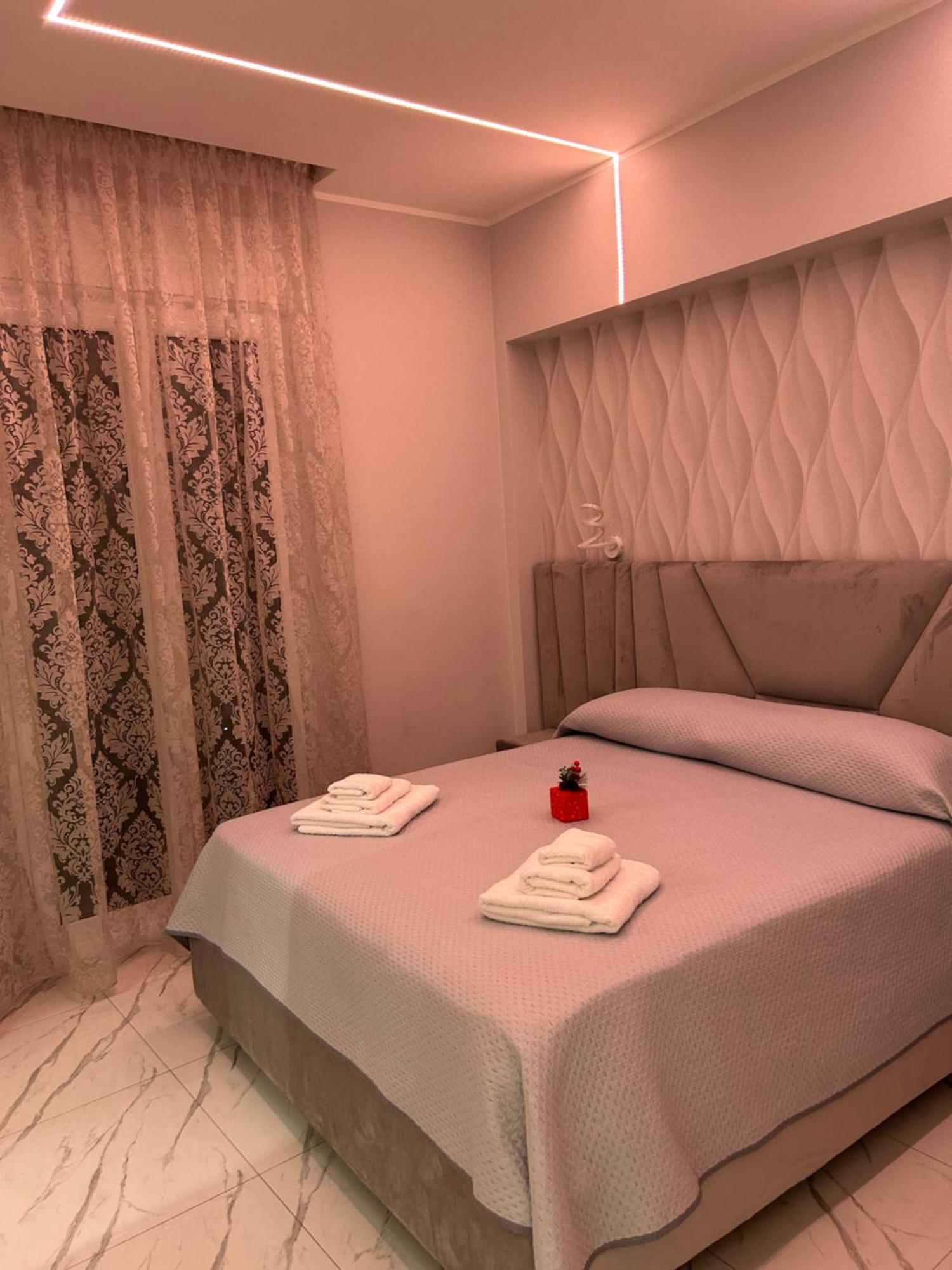 Bebsantaniellohouse1 Bed & Breakfast Napoli Exterior foto