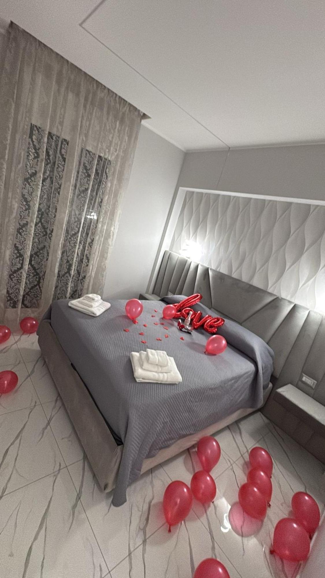Bebsantaniellohouse1 Bed & Breakfast Napoli Exterior foto