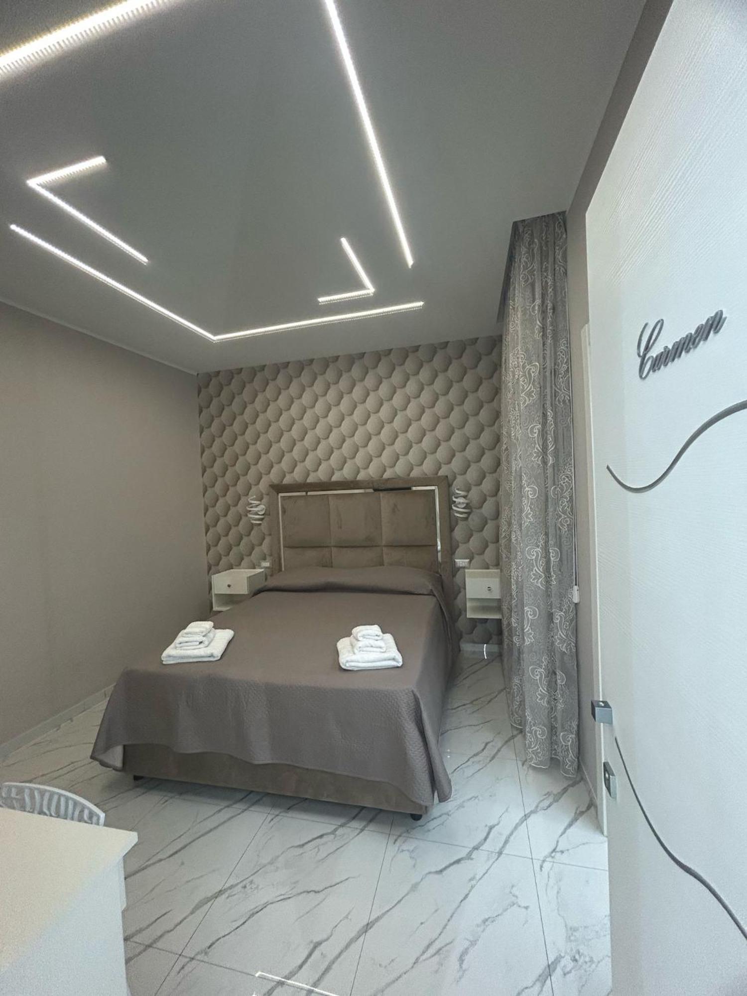 Bebsantaniellohouse1 Bed & Breakfast Napoli Exterior foto